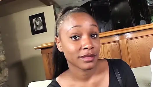 Cewek nakal kulit hitam dientot habis-habisan sama kontol raksasa pria kulit hitam