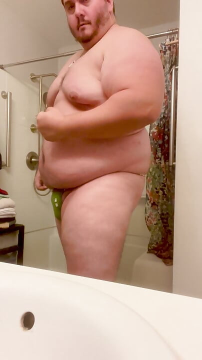 Amateur American Sumo Wrestler Bubba Burly Chub Checking Himself Out