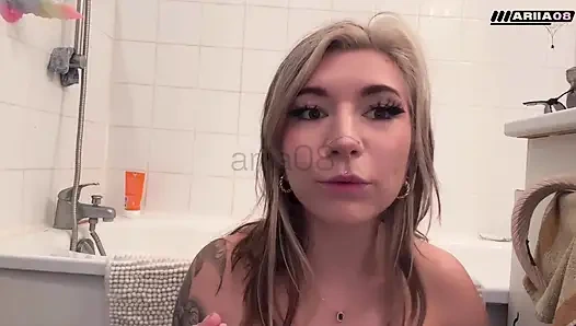 Миниатюрный французский гот тест двойного дилдо и киски