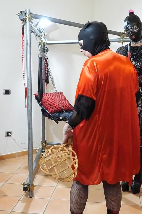 Mop in the Ass of Sissy Katryn to Punish Her Negligence