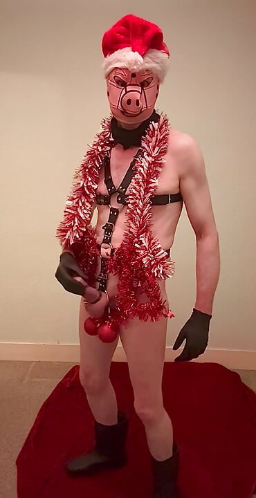 Gioco con il mio grande pene e tutte le grandi palle rosse