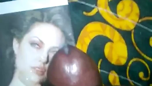 Cum üzerinde angelina jolie