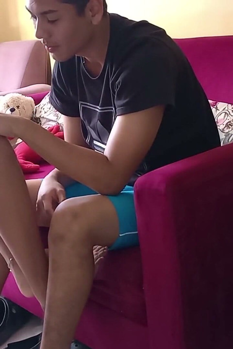 Manicure e Pedicure Ands em uma foda com meu vizinho na sala de estar