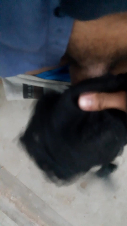 Ho rubato il reggiseno per sborrarci dentro!