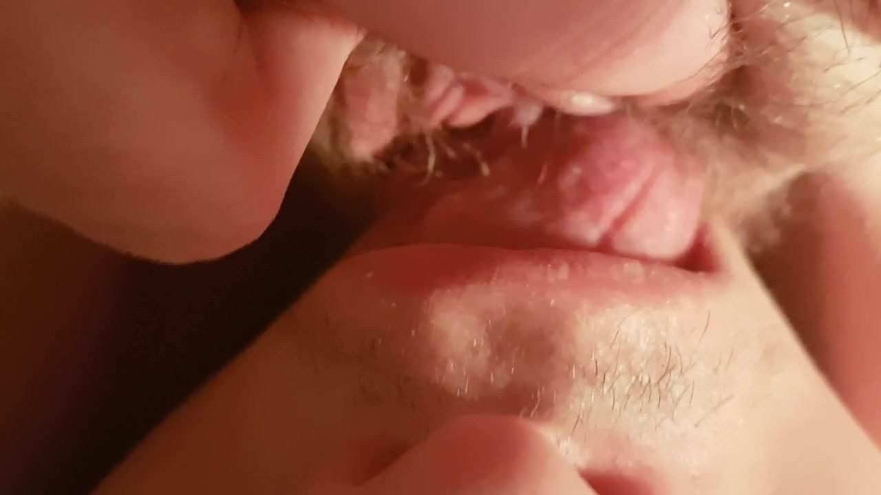 Lick me sextoy Lick!