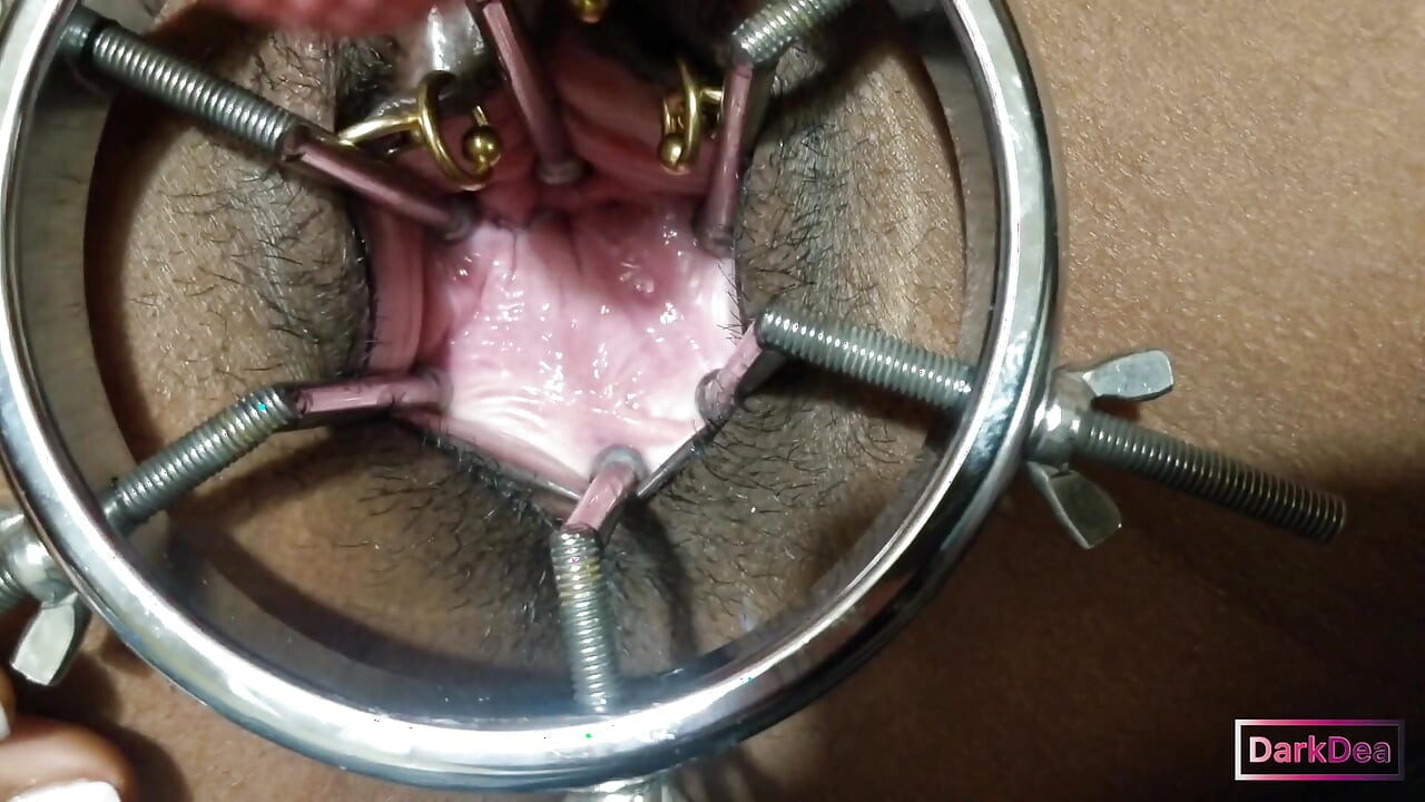 Regina perversă curvă "Dark Dea" în (speculum extrem cu văcuță cu pumnul final) în afara setului