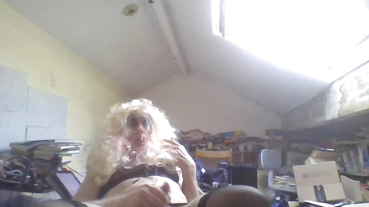 Daddy Bob's slag Sarah degrades herself for her Master, smokes, wanks to cum shot, drinks own piss