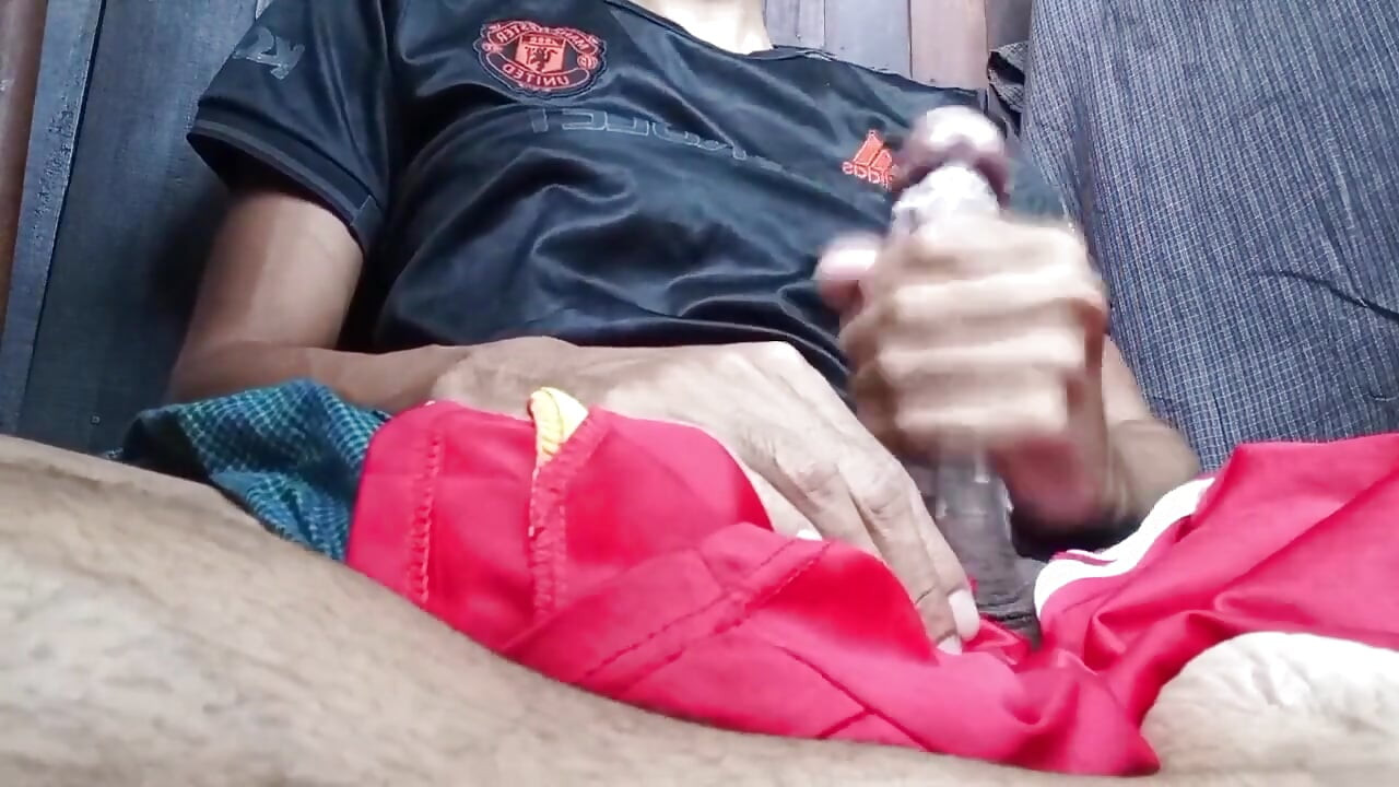 Desi pojke onani