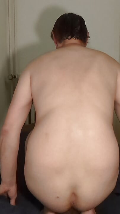 Epic self-fuck with XXXL dildo!