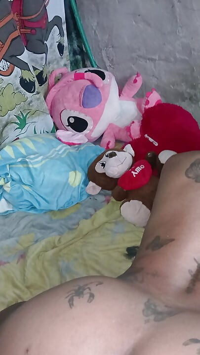 Venezuelan Trans, Big Ass with a Good Body Lets Her Cock Get Twisted, Deep Throat
