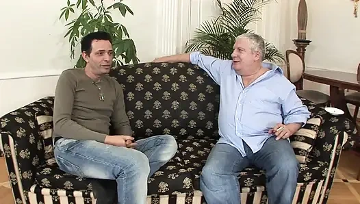 Pantat bahenol cewek ini dientot habis-habisan sama kontol raksasa sampai lubangnya menganga lebar