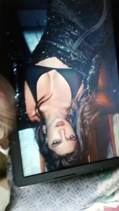Rên rỉ cum cống trên priyanka chopra