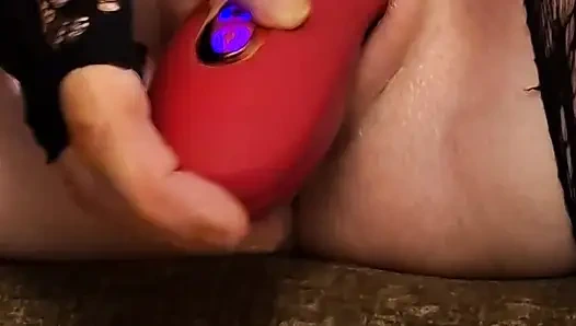 Heiße milf kommt hart.