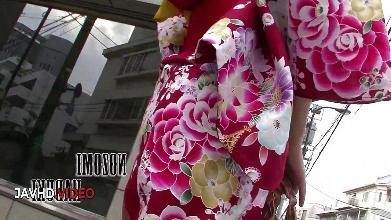 NozomiHazukis, des pipes asiatiques séduisantes mènent à du crémage juteux