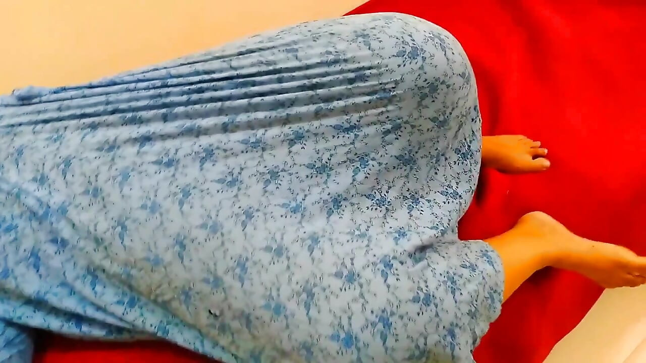 Трахаю красиву гарячу тітоньку в Саудівській Аравії - мамка з великими цицьками і камшотом у велику дупу, сперма в пизду