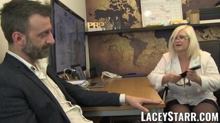 Laceystarr - dokter Gilf eet pascal blank sperma na de seks