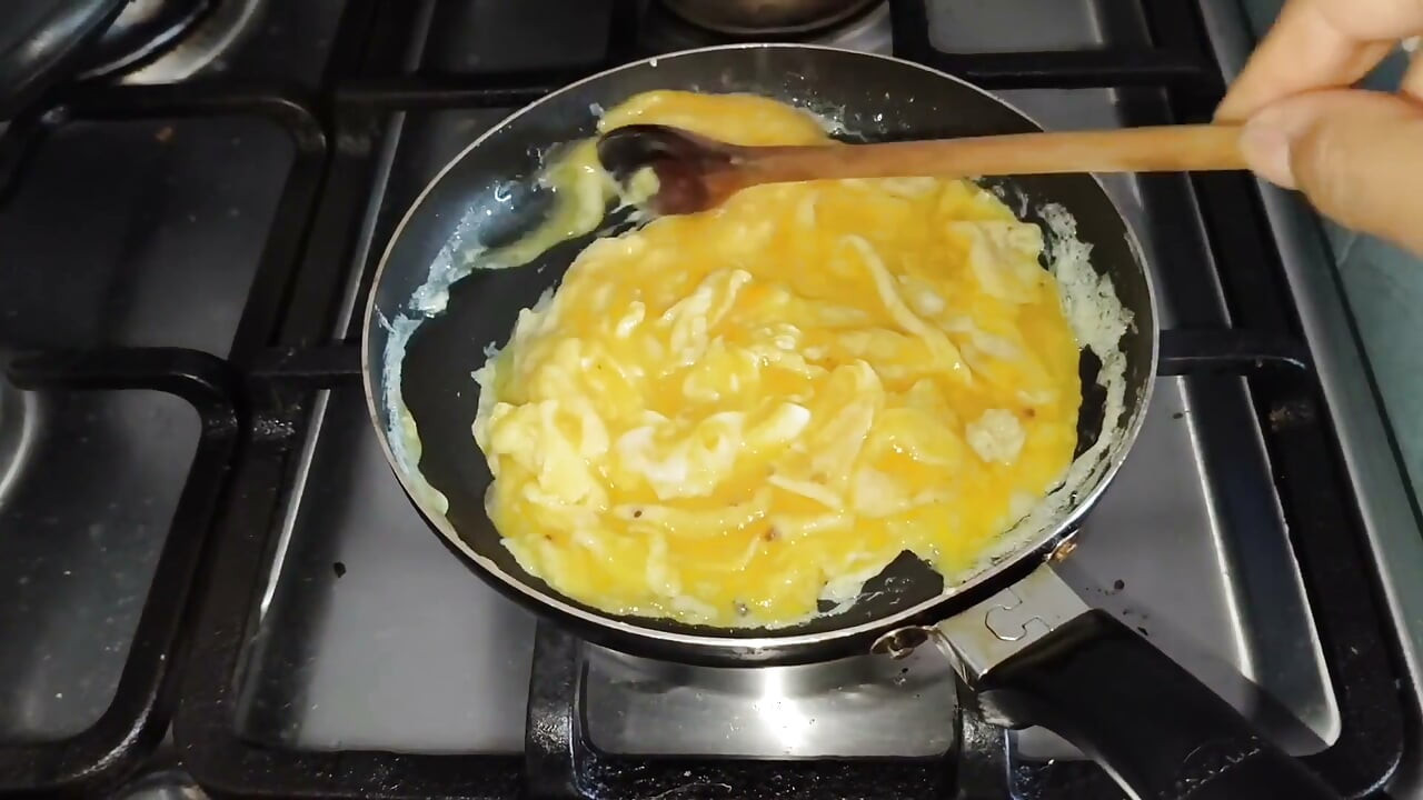 Minúsculos homens debaixo do gigante o dia todo