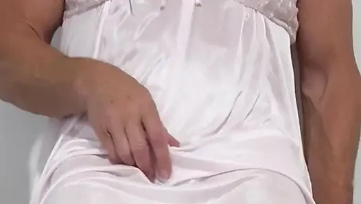 Saten gecelik ve naylon külot