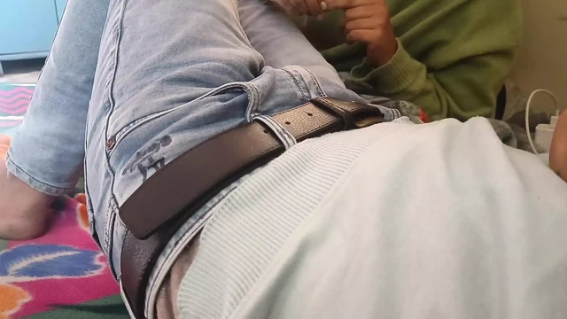 Jijaji ne sali se lund chuswaya jub wife ghar par nahi thi!!