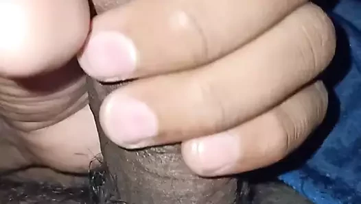 Evde genç çocuk el işi