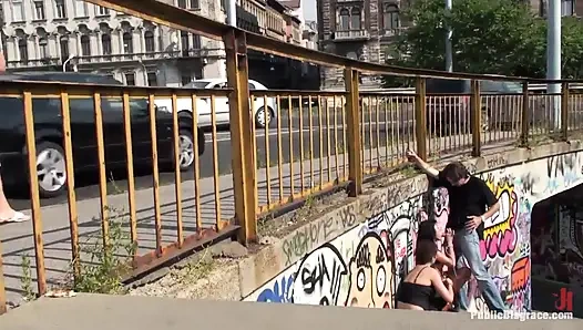 Açık havada sikiliyor