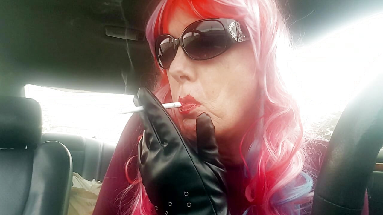 成熟したTG CD レインボーウィッグレザーグローブ 喫煙VS120 車でプロのように