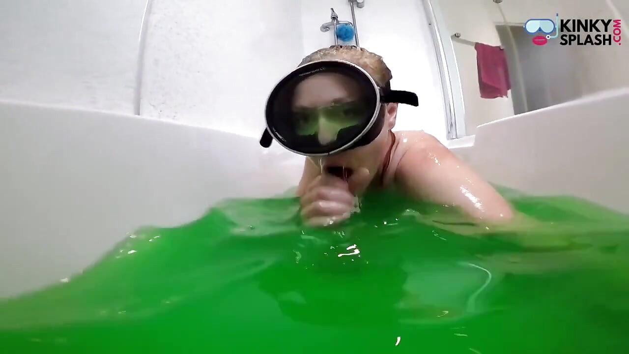 Rotete Grønn Slime Maske Blow Job