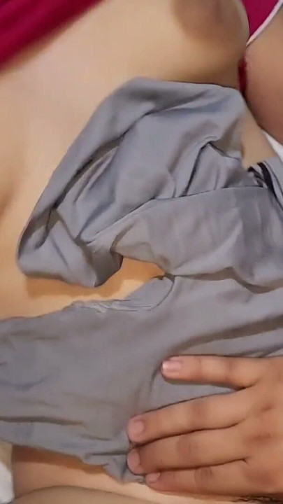 Indische blanke schoonzus perst mijn kleine pik | Clip 3