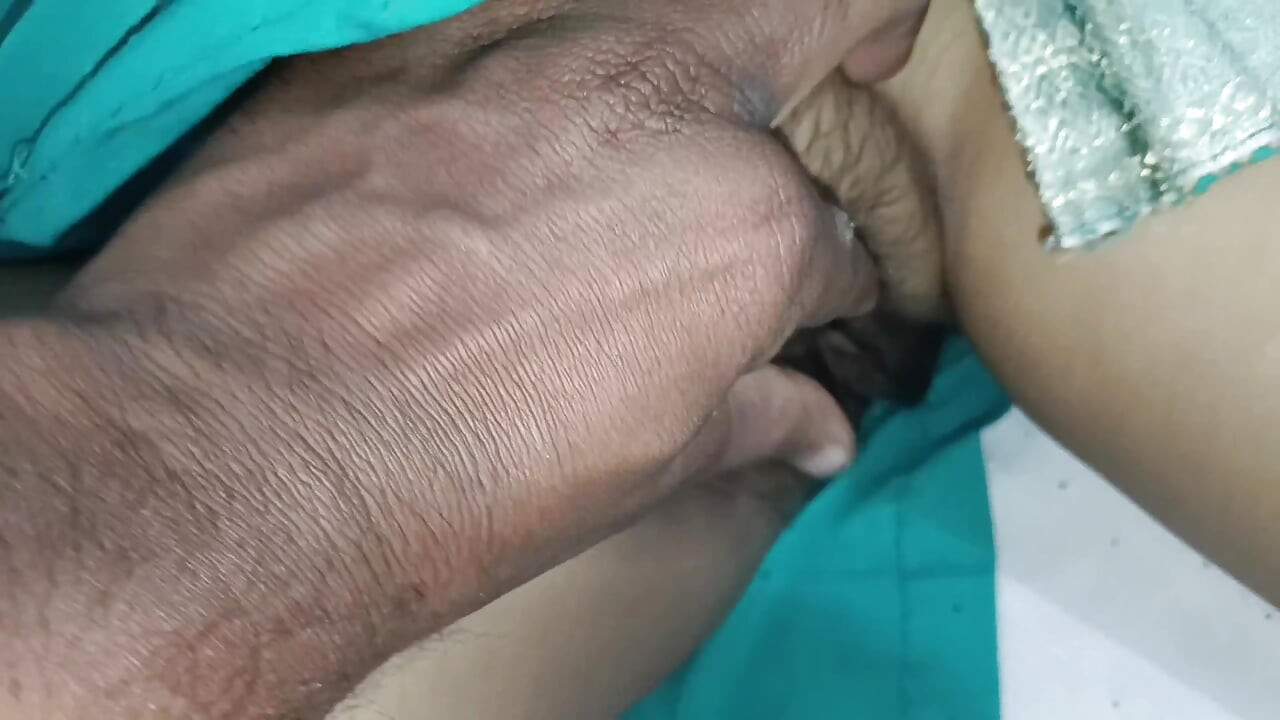 Jebao sam pičku Desi bhabhi u selu