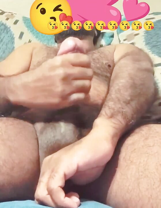 I'm at Seattle,I'm bi, love 69 with men and women any couple ?