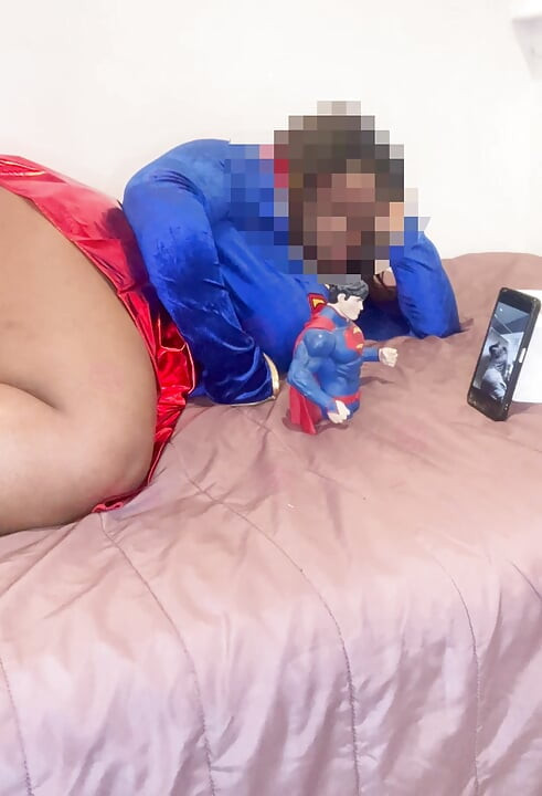 Superwoman & superman suka menonton video humping!