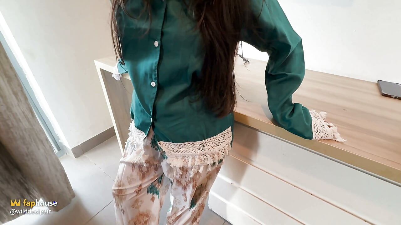 18-year-old Stepsister Convinces Her Elder Stepbrother's to Suck