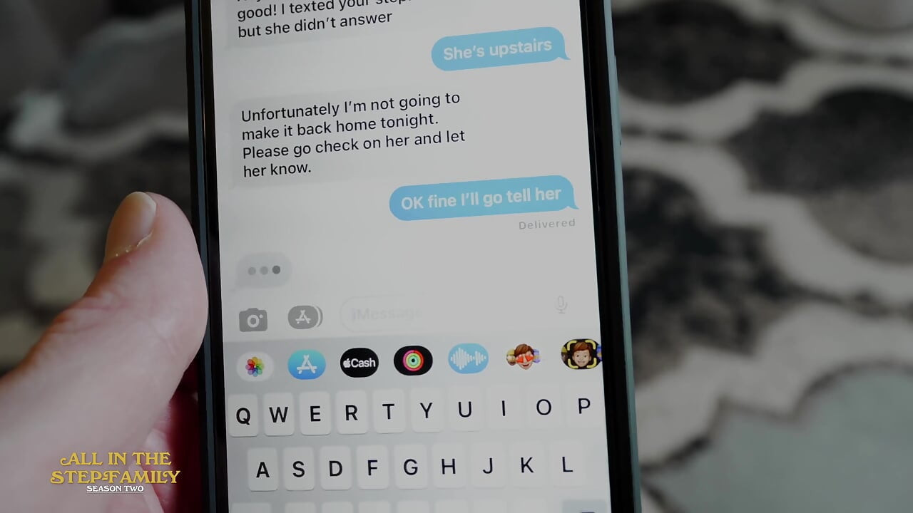 継母の特別なサプライズ記念日プレゼント!