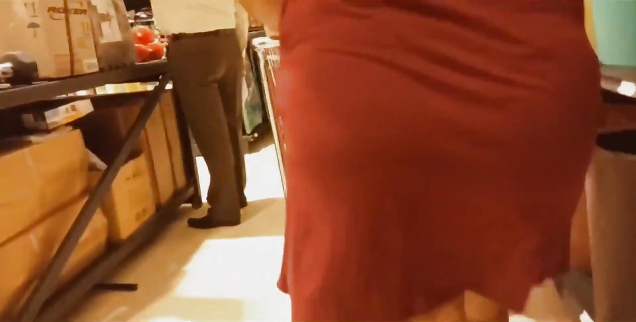Compras na Loja Comercial com uma Senhora Grávida (versão completa em Xvideos Red