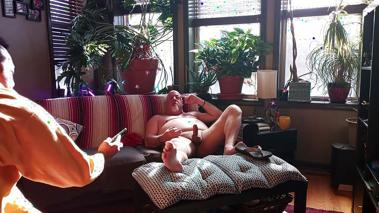 Bear Jerks off in Flip Flops - Bonus Feature Included at the End