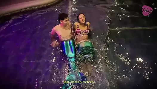 Merman deniz kızı arkadaşının amını yalıyor ve sonra kadın tüm döllerini boşaltıyor