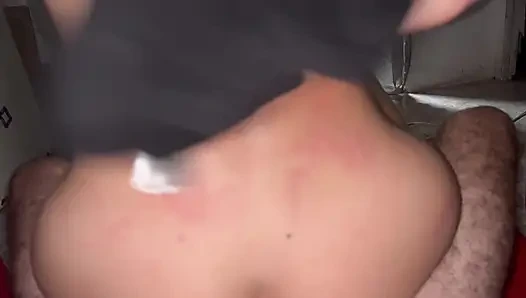 Я скачу на толстом мужику