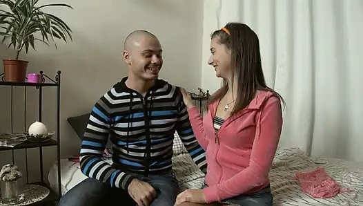 Mahasiswi nakal ini pertama kali ngentot sama kontol besar yang hot vol 1