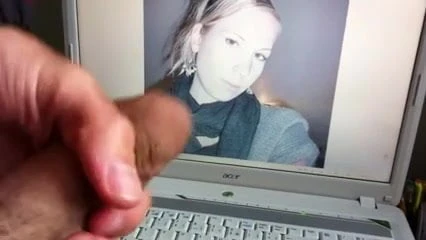tribute branle d'un mec pour sandy la pute