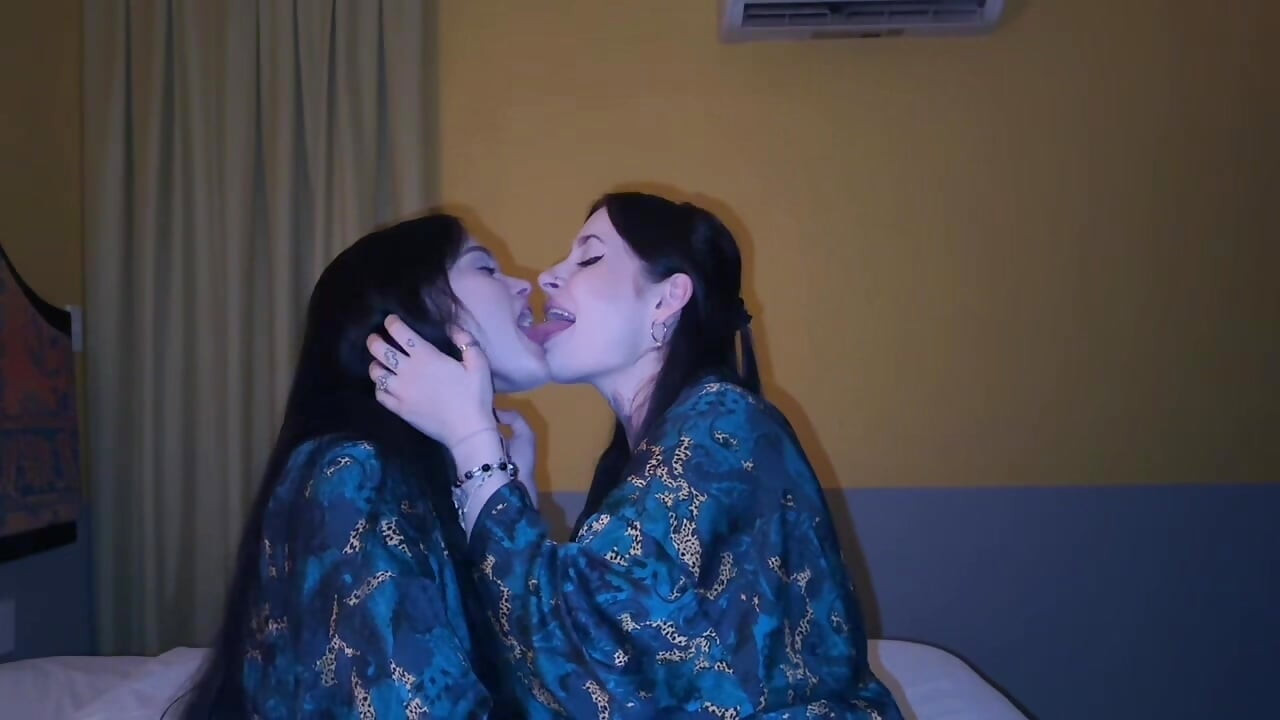 lesbian kisssing and scissoring compilation