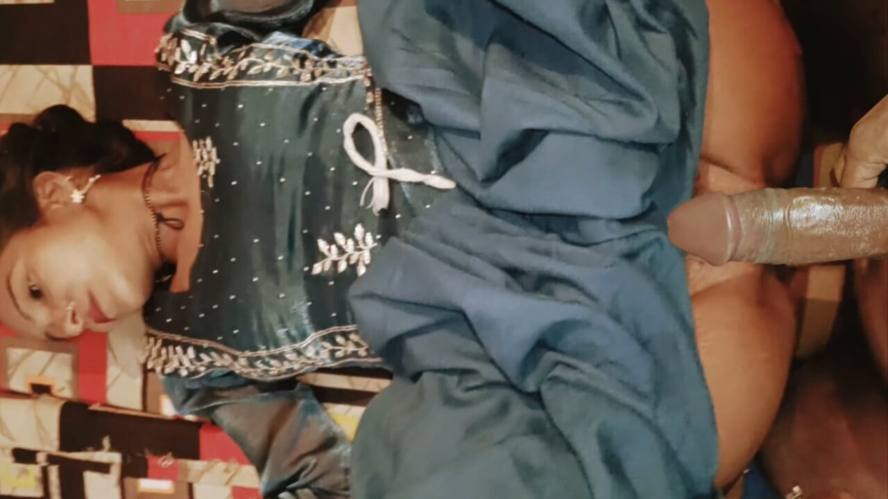 TROROSE DESI INDIAN FAMILY BHABHI FUCKED WITH THICK AND BIG COCK
