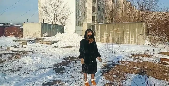 Winter has come! And that means it's time to walk in a fur coat!