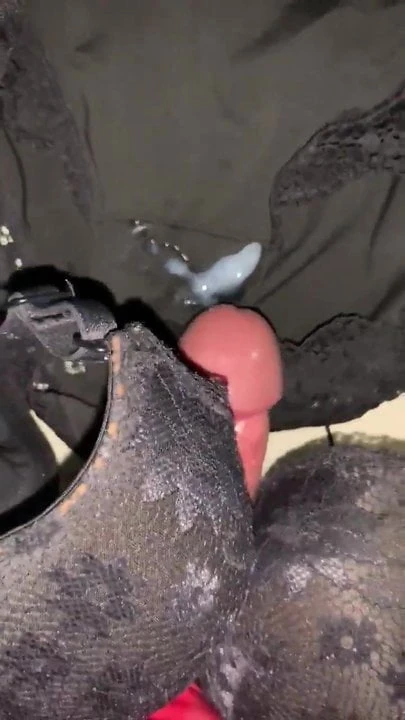 ブラジャーに射精