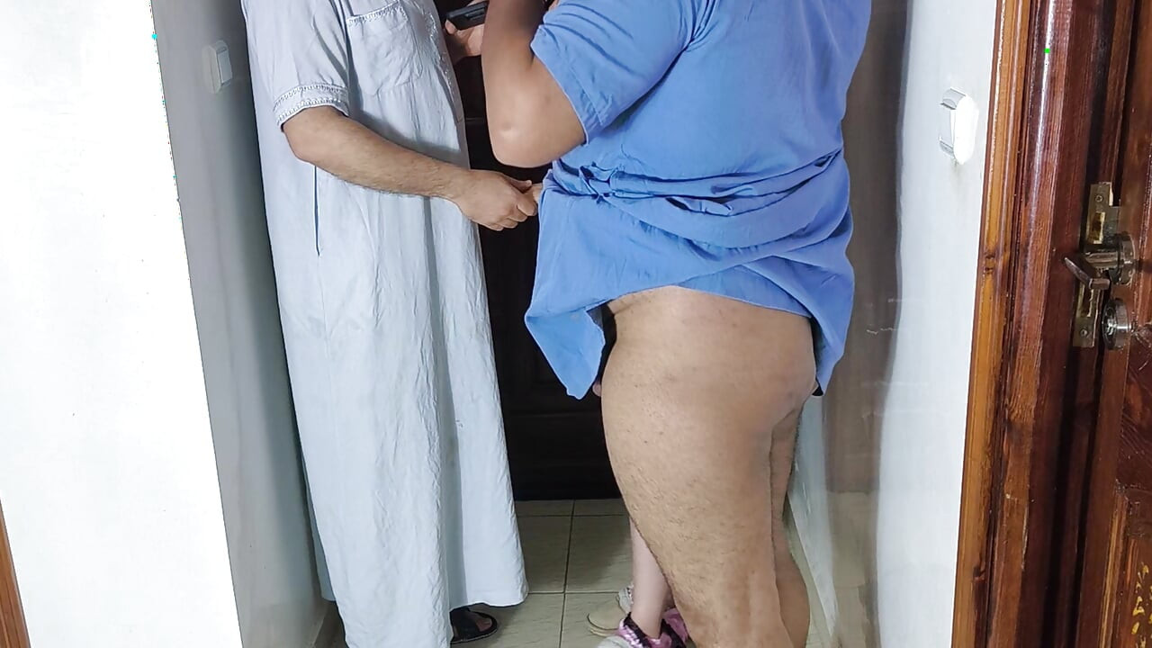 Árabe ganbang saudita esposa compartilhou minha esposa com meu melhor amigo
