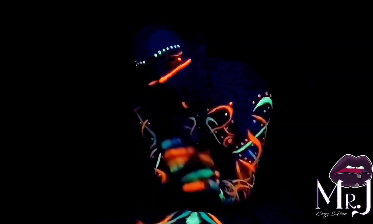 Seks en UV-schilderkunst met Nyx & Dmona