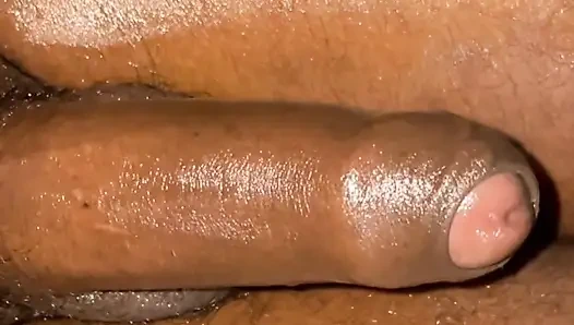 18-летний мужик маслянистый большой сочный вкусный хуй. Готова к траху его сводной сестры, очень тугая киска