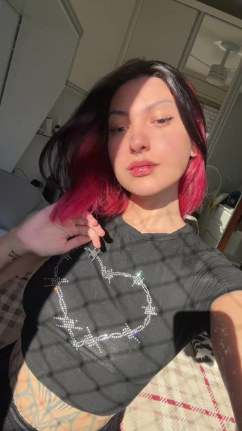 gadis 19 tahun bersinar