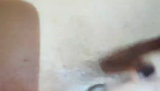 Lusi kocası kamerada diğer erkeklerin önünde mastürbasyon yapıyor