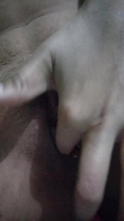 Alone girl fingering pussy leak