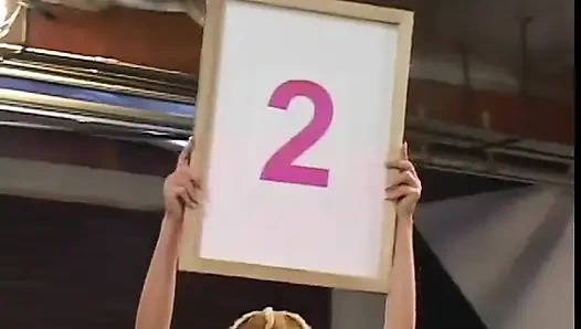 Ateşli sarışın büyük siyah yarağı alıyor